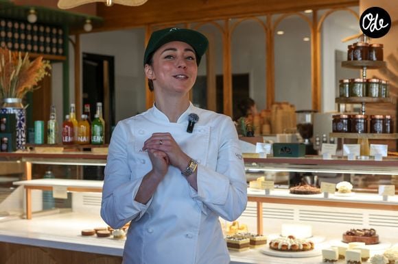 La famille a quitté Paris pour s'installer dans une longère en Normandie.

La meilleure pâtissière du monde Nina Métayer lors de l’inauguration de sa boulangerie-patisserie "Fournil par Nina" à La Rochelle, France, le 16 novembre 2024. Distinguée Pâtissière Mondiale 2023 par l’Union Internationale des Boulangers Pâtissiers et World’s Best Pastry Chef 2024 par les World’s 50’s Best, Nina Métayer ouvre deux établissements dans sa ville natale, "Le Fournil par Nina" et "Chez Paillat par Nina". © Jean-Marc Lhomer/Bestimage