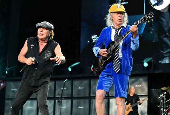 Angus Young et Brian Johnson d'AC/DC lors d'un concert à l'Ullevi Arena à Gothebburg, Suède, le 28 juillet 2025. Photo par Tommy Holl/Stella Pictures/ABACAPRESS.COM