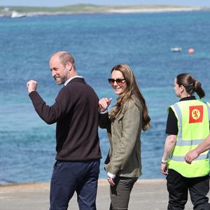 Le Prince William et Kate Middleton, le Prince et la Princesse de Galles, prennent le ferry pour l'île de Iona, le deuxième jour de leur visite à l'île de Mull en Écosse, Royaume-Uni, le 30 avril 2025.  Photo prise par Stephen Lock/I-Images/ABACAPRESS.COM