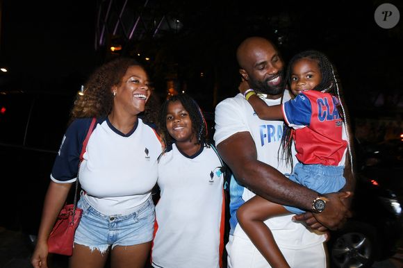 Ensemble, le couple a mis au monde deux enfants

Exclusif - Teddy Riner avec sa femme Luthna et ses enfants Eden et Ysis - Teddy Riner fête son titre de champion Olympique de judo en équipe mixte au restaurant "Podium" du groupe (Les bistrots Pas Parisiens) à Paris le 3 aout 2024. © Rachid Bellak/Bestimage