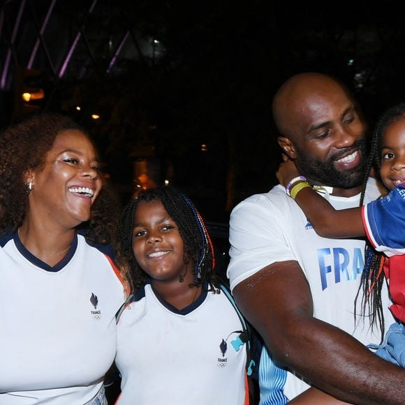 Ensemble, le couple a mis au monde deux enfants

Exclusif - Teddy Riner avec sa femme Luthna et ses enfants Eden et Ysis - Teddy Riner fête son titre de champion Olympique de judo en équipe mixte au restaurant "Podium" du groupe (Les bistrots Pas Parisiens) à Paris le 3 aout 2024. © Rachid Bellak/Bestimage