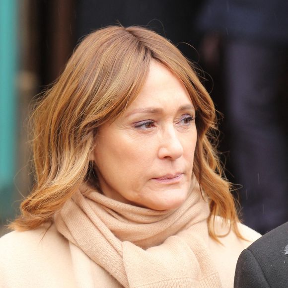"À l’époque, avant MeToo, on trouvait qu’une femme après un certain âge ne pouvait plus faire de télévision", déclarait la productrice 

Daniela Lumbroso quittant la cérémonie des obsèques d'Hervé Bourges à l'église Saint Eustache à Paris, France, le 2 mars 2020. Hervé Bourges, grande figure de l'audiovisuel français, ancien patron de TF1 et de France Télévisions, est décédé à l'âge de 86 ans. Photo par Nasser Berzane/ABACAPRESS.COM