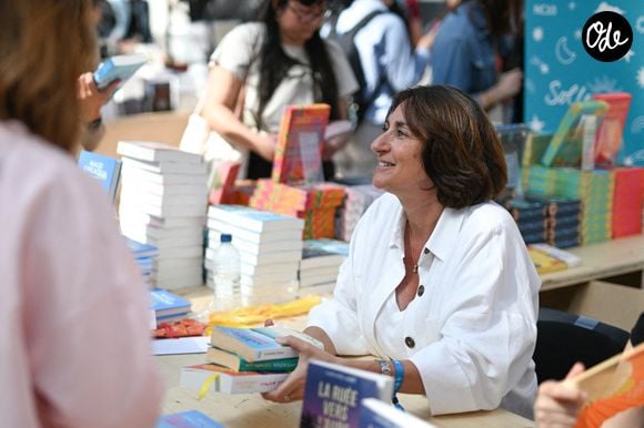 Maud Ankaoua au salon du livre de Paris au Grand Palais à Paris, le 19 avril 2026. Photo de Lionel Urman/Abaca