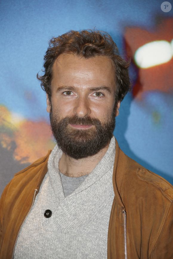 L'acteur Amaury de Crayencour a annoncé la fin de cette aventure télévisuelle, dont Hélène de Fougerolles jouait le personnage principal.

Exclusif - Amaury De Crayencour - Avant-première du film "Entre les vagues" au cinéma MK2 Quai de Seine à Paris le 15 mars 2022. © Christophe Aubert via Bestimage