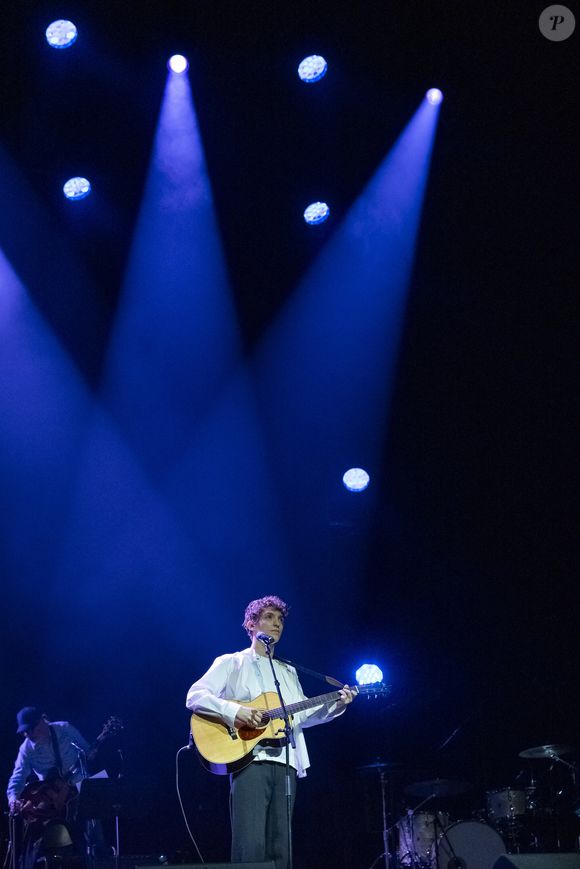 Aliocha Schneider - Scène du Gala de la Fondation Recherche Alzheimer placée sous le signe de l’émotion et du partage avec un concert unique sur le thème "2 générations chantent pour la 3ème" à l’Olympia à Paris le 17 mars 2025. © Olivier Borde - Bertrand Rindoff/Bestimage