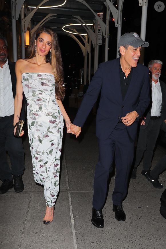 Exclusif - George Clooney, sa femme Amal Clooney et Bono vont dîner au Polo Bar à New York, le 31 mai 2025 @Backgrid USA / Bestimage