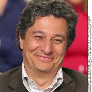 L'acteur français Christian Clavier lors de l'enregistrement de l'émission de Michel Drucker 'Vivement Dimanche' (Spécial Marie-Anne Chazel) à Paris-France le mardi 1er juin 2004. Photo par Jean-Jacques Datchary/ABACA.