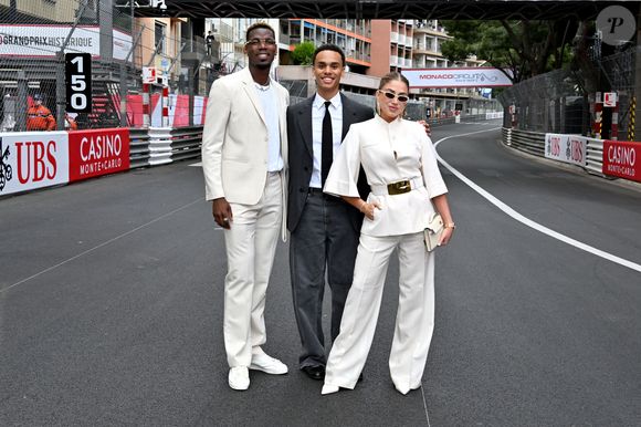 Alexandre Grimaldi, le fils du prince de Monaco et de N.Costes, avec Paul Pogba et sa femme Maria Zulay Pogba lors du 15ème Grand Prix de Monaco Historique, le 26 avril 2026. 
© Bruno Bebert / Bestimage