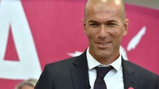 Zizou à la tête d'une grande famille : Les jumelles Giulia et Kaia Zidane font le bonheur de leur clan