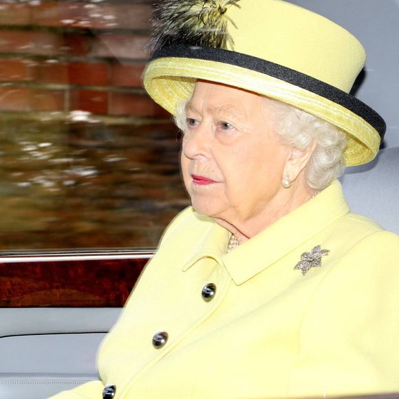 La reine Elisabeth II d’Angleterre - La famille royale britannique assiste à la messe dominicale en l'église Sainte-Marie-Madeleine, à Sandringham, le 29 décembre 2019. © Imago / Panoramic / Bestimage