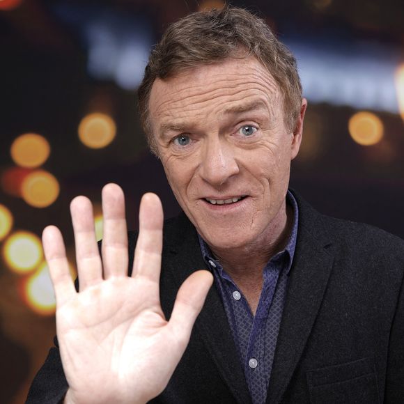 Christophe Hondelatte a annoncé son départ de la radio sur sa page Instagram.

Rendez-vous portrait en studio avec Christophe Hondelatte, le 10 novembre 2017.

Photo par Cédric Perrin / Bestimage