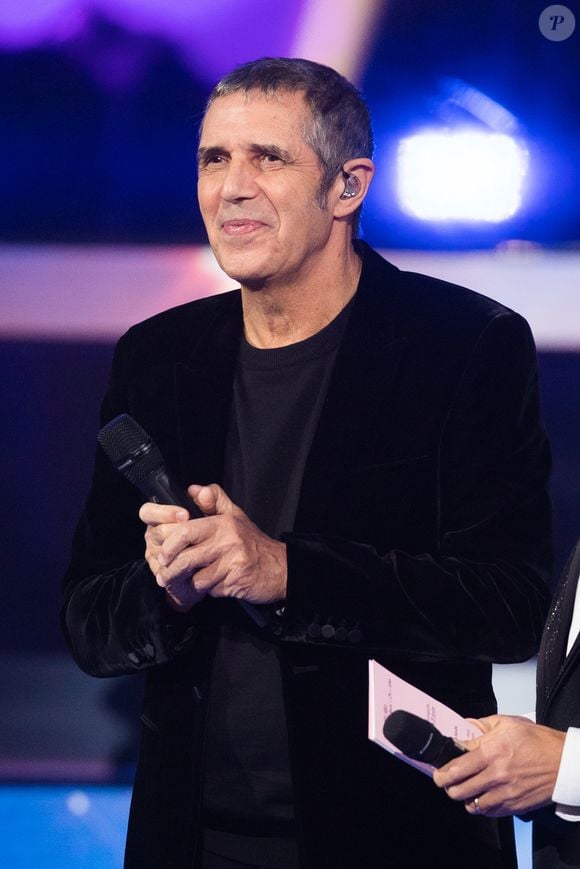 "Si la vie suit son cours logique, je partirai avant elle" a confié le chanteur dans "Ciné Télé Revue". Sa propre mort occupe d'ailleurs toutes ses pensées, si bien qu'il lui a consacré une chanson, dans son dernier album, "L'avenir". 

Julien Clerc - Deuxième jour de la 33ème édition du Téléthon au Parc de la Villette à Paris le 7 décembre 2019. © Tiziano Da Silva/Bestimage