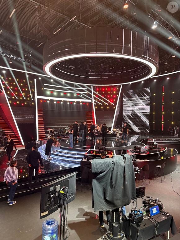 Mais aussi de découvrir les coulisses du tournage.

Purepeople a assisté aux répétitions de la finale de "The Voice"