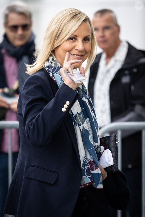 Info - Laurence Ferrari prend les commandes de "La Grande interview" Europe 1/CNEWS - Exclusif - Laurence Ferrari - Les journalistes et les animateurs arrivent aux studios Rive Gauche à Paris, le 16 septembre 2025. © Julien Sarkissian / Bestimage