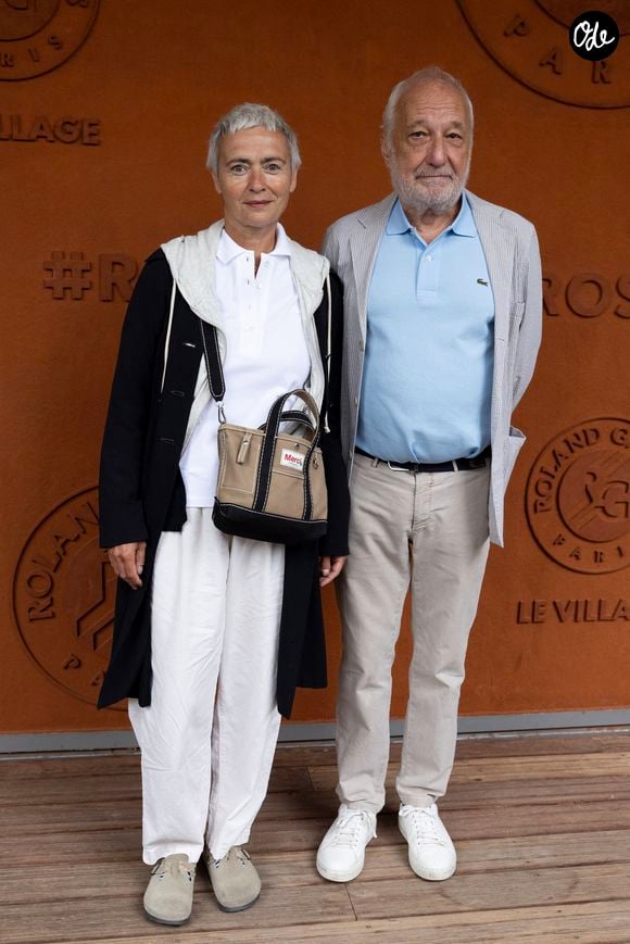 François Berléand et sa femme Alexia Stresi au village lors des Internationaux de France de Tennis de Roland Garros 2025. Paris, le 27 mai 2025. 

© Moreau / Jacovides / Bestimage