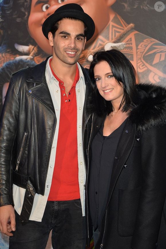 Christophe Licata et sa femme Coralie (enceinte) - Avant-première du film d'animation "Vaiana, la légende du bout du monde" au Cinéma le Grand Rex à Paris, France, le 15 novembre 2016. © Veeren/Bestimage