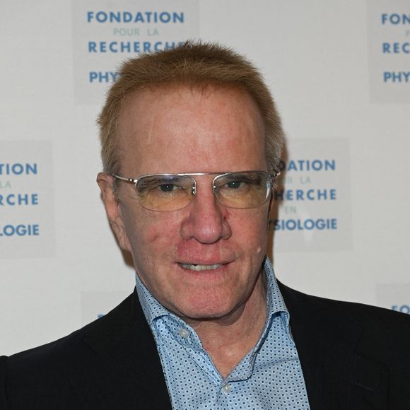 Cependant, l'acteur a été victime d'un malaise le samedi 8 août 2026

Christophe Lambert - Gala caritatif des "Stéthos d'Or" qui récompensent les artistes qui contribuent au bien-être de tous, organisé par la Fondation pour la Recherche en Physiologie au George V à Paris, le 27 mars 2023. © Coadic Guirec-Rachid Bellak/Bestimage