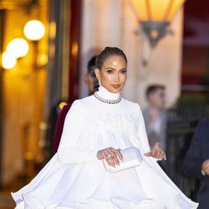 Si Jennifer Lopez se trouve actuellement à Paris, c'est pour assister à la Fashion Week.

Jennifer Lopez à Paris en marge des collections Haute Couture Automne/Hiver 2026-2027 lors de la Fashion Week de Paris (PFW) le 9 juillet 2026
© Pierre Perusseau / Bestimage