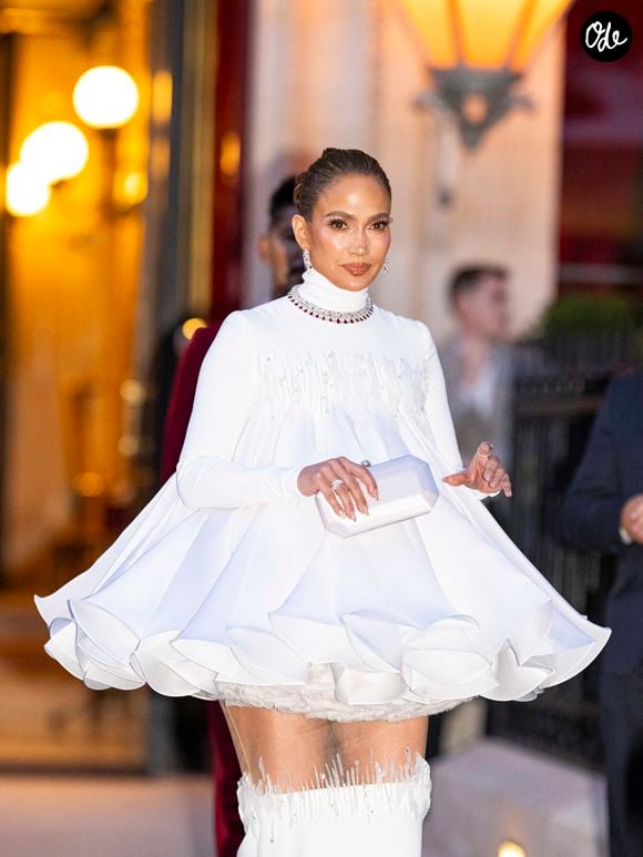 Si Jennifer Lopez se trouve actuellement à Paris, c'est pour assister à la Fashion Week.

Jennifer Lopez à Paris en marge des collections Haute Couture Automne/Hiver 2026-2027 lors de la Fashion Week de Paris (PFW) le 9 juillet 2026
© Pierre Perusseau / Bestimage