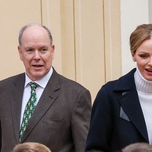 Le prince Albert II de Monaco, la princesse Charlene et leurs enfants la princesse Gabriella et le prince héréditaire Jacques ont accueilli les enfants monégasque pour le traditionnel arbre de Noël du Palais à Monaco, le 17 décembre 2025. © Claudia Albuquerque/Bestimage