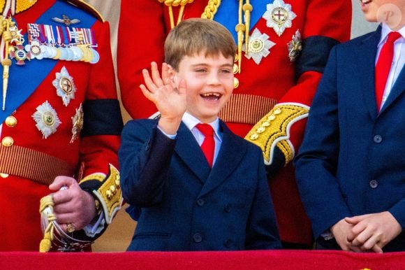 Le prince Louis lors de son apparition sur le balcon du palais de Buckingham pour assister au défilé aérien lors de la cérémonie Trooping the Colour 2025, marquant l'anniversaire officiel du monarque à Londres. © Mischa Schoemaker/ABACA