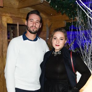 Marilou Berry et son compagnon Alexis (Le Diamantaire artiste street art) - Inauguration du "Chalet les Neiges 1850" sur la terrasse de l'Hôtel Barrière Le Fouquet's à Paris le 27 novembre 2017. Lors de la soirée une partie de Boboules a été organisée.  © Coadic Guirec/Bestimage