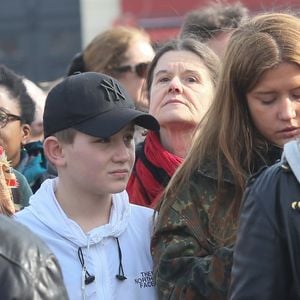 Elle est très proche de sa famille modeste, dont ses deux petits frères.

Adèle Exarchopoulos et son petit frère - Marche pour les droits des migrants, place  de la République à Paris. Le 27 février 2016. © AGENCE / BESTIMAGE