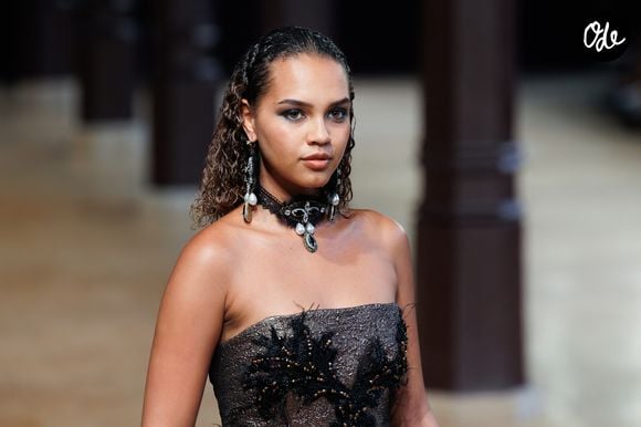 Et deux ans après avoir porté les couleurs tricolores à Miss Univers, la Guadeloupéenne revient avec la même énergie et, surtout, la même ambition

Defile Haute Couture Automne/Hiver 2026/27 "Reverie Baroque" de Inclover au Refectoire des Cordeliers le 7 juillet 2026

© Sébastien Frémont / Bestimage