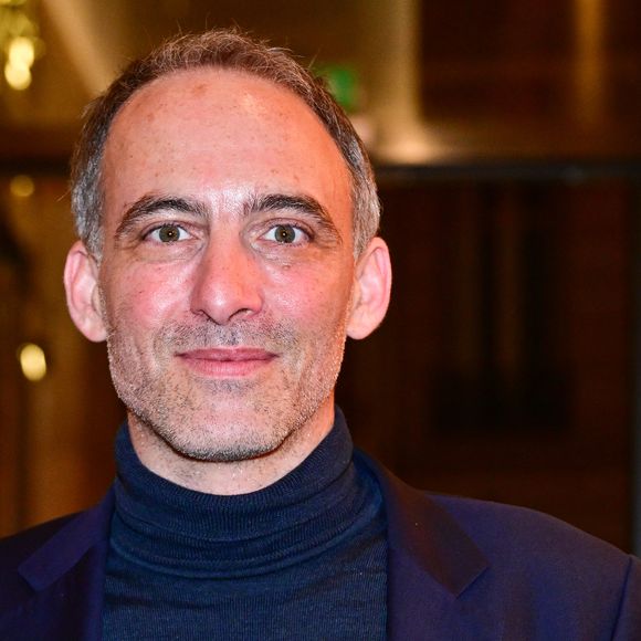 Il se prépare à la présidentielles hors des partis. 

Raphaël Glucksmann au dîner annuel du CCAF (Conseil de coordination des associations arméniennes de France) à l'hôtel du collectionneur à Paris le 11 mars 2025

© Christian Liewig / Bestimage