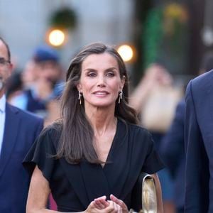 Le roi Felipe VI d'Espagne et la reine Letizia assistent au concert de la garde royale en l'honneur du 10ème anniversaire de leur couronnement sur la Plaza Mayor à Madrid le 18 juin 2025. Zuma Press/Bestimage