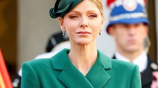 Charlene de Monaco rayonne en vert pour une grande première sur le Rocher, elle a fait appel à une styliste que Kate Middleton adore