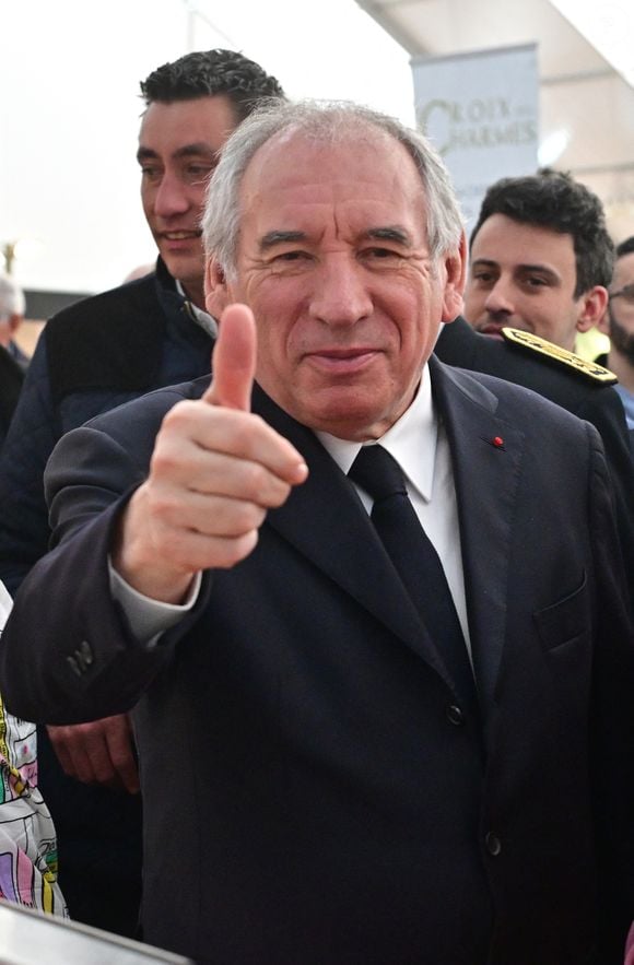 Le Premier ministre François Bayrou participe au 58ème Salon international des fromages et des vins à Coulommiers, France, le 11 avril 2025. © Christian Liewig/Bestimage