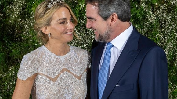 "Dentelle de Chantilly perlée à la main…" : Les détails vertigineux de la robe de mariage de l'épouse de Nikolaos de Grèce