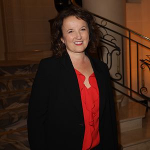 Anne Roumanoff - Soirée de gala pour la Fondation de la Recherche en Physiologie, « Les Stéthos d'Or », au Four Seasons Hôtel George V à Paris, le 16 mars 2026. © Coadic Guirec/Bestimage