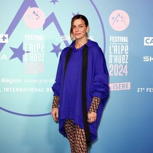 Fauve Hautot au photocall du 27éme Festival International du Film de Comédie de l'Alpe d'Huez, France, le 19 janvier 2024. © Dominique Jacovides/Bestimage