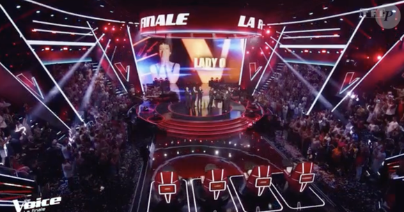 À seulement 18 ans, la jeune Suissesse a décroché le prestigieux trophée de cette 15e saison, devançant CJM’S, Hugo et Tessa B. 

"The Voice" 30 mai 2026 TF1