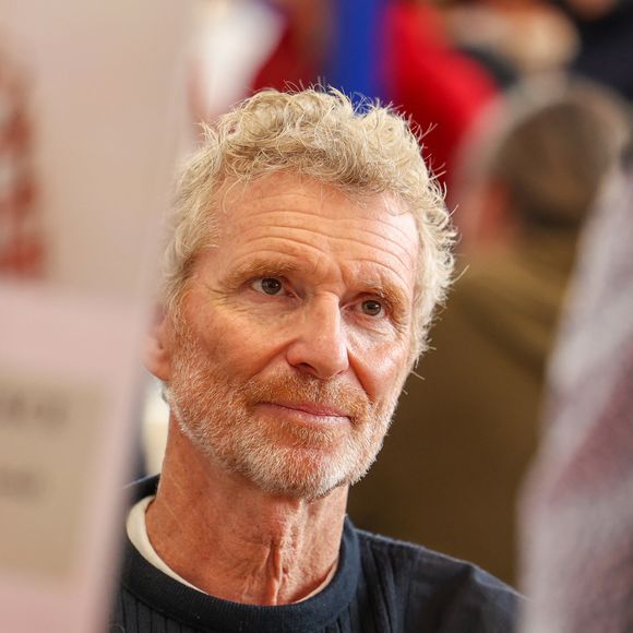 Denis Brogniart à la Hall Georges Brassens de Brive-la-Gaillarde pour la 43ème Foire du livre de Brive, le 7 novembre 2025. ©Jean-Marc LHOMER/Bestimage.