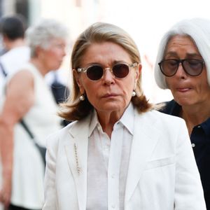 Françoise Coulon, femme de Philippe Labro - Arrivées aux obsèques de Philippe Labro en l'église de Saint-Germain-des-Prés à Paris le 13 juin 2025. © Dominique Jacovides - Christophe Clovis / Bestimage