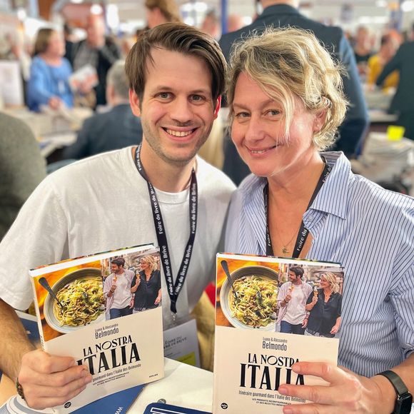 Alessandro Belmondo et sa mère Luana - Foire du Livre de Brive 2024 à la Halle Georges Brassens de Brive-la-Gaillarde le 8 novembre 2024.
© Fabien Faure / Bestimage