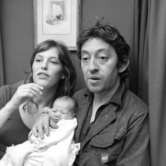 Serge Gainsbourg, Jane Birkin et leur fille Charlotte photographiés le 12 août 1971. Photo by Starstock/Photoshot/ABACAPRESS.COM