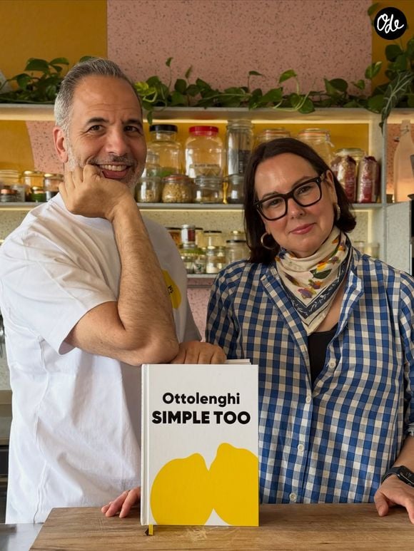 Après avoir développé plusieurs restaurants à Londres, il possède également des adresses à Bicester, Édimbourg, Genève et Amsterdam, mais n’a toujours pas de restaurant à Paris.

Yotam Ottolenghi, chef mondialement connu.