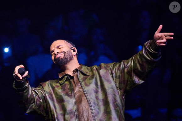 26 octobre 2025, Toronto, On, Canada : Drake se produit lors d'un concert de Vybz Kartel au Scotiabank Arena à Toronto, le dimanche 26 octobre 2025. (Image : © Sammy Kogan/The Canadian Press via ZUMA Press)