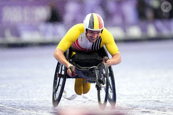 Maxime Carabin a remporté deux médailles d’or lors des épreuves de sprint en para-athlétisme

Le Belge Maxime Carabin remporte l'or dans la finale du 400m T52 masculin au Stade de France lors de la deuxième journée des Jeux Paralympiques d'été de Paris 2024, le 30 août 2024.