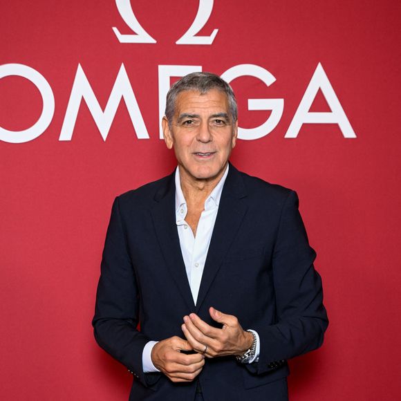 George Clooney lors du photocall de la soirée d'inauguration de l'Omega House à Milan, dans le cadre des Jeux olympiques d'hiver Milan-Cortina 2026, à Milan, en Italie, le 8 février 2026.

© Max Montingelli/SGP/Bestimage