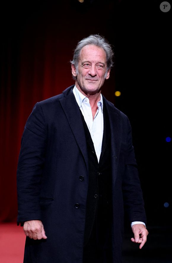 Vincent Lindon - Pour la séance de clôture de la 16ème édition du Festival Lumière de Lyon, un hommage tout particulier a été rendu à l'acteur Alain Delon en projetant "Plein Soleil" de René Clément. Pour l'occasion Vincent Lindon a prononcé un discours en présence de Anthony Delon, qui, sous le coup de l'émotion, a fondu en larmes pendant l'évocation de son père. C'est la première fois, depuis sa disparition, qu'un hommage était rendu en public à Alain Delon,  au Halle Tony Garnier, à Lyon, France, le 20 octobre 2024. © Dominique Jacovides/Bestimage