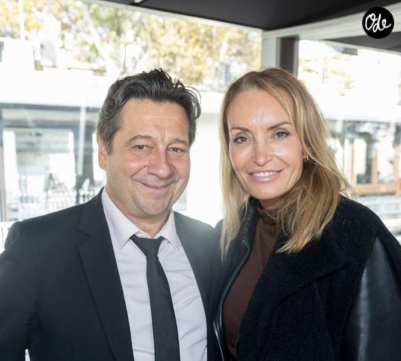 Laurent Gerra et Christelle Bardet, les parents de la petite Célestine, sont séparés depuis plusieurs mois.

Laurent Gerra et sa femme Christelle Bardet - Anniversaire pour ses 85 ans  de Jean-Claude Camus avec ses proches et sa famille sur la péniche "Bel Ami" à Paris

© Cyril Moreau / Bestimage