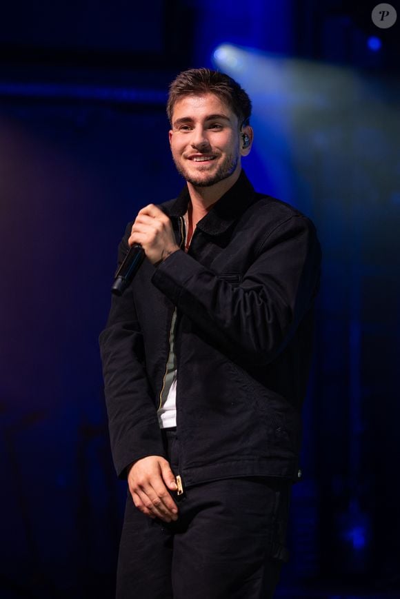 Exclusif - Concert de Julien Lieb (finaliste de la Star Academy 2023) à La Cigale à Paris, le 24 septembre 2025. Dans son premier album, "Naufragé", à paraître le 26 septembre 2025, l'artiste raconte ses difficultés et sa renaissance musicale.
© Jérémy Melloul / Bestimage