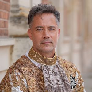 Le chanteur et comédien y profite d’une maison avec jardin et d’un calme absolu.
Emmanuel Moire lors de l'enregistrement de l'émission "Versailles en fêtes" diffusée le 5 septembre 2026 sur France 2, à Versailles, France, le 31 août 2026. © Anne-Sophie Guebey/Bestimage