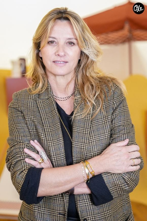 Sur d'autres clichés, elle dévoile également de tendres moments de complicité avec ses enfants, lors d'une "soirée à Jericoacoara" ou encore d'une balade mère-fille.

Sarah Poniatowski - Présentation de la collection "Tamsa" Maisons du Monde x Sarah Poniatowski à l'Atelier Richelieu à Paris, France, le 16 janvier 2026. © Anne-Sophie Guebey/Bestimage