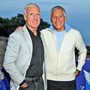 Didier Deschamps et Nagui durant soirée de clôture de la 1ere édition du festival Les Théâtrales d’Eze en plein air à l'oppidum du Col d'Eze avec la pièce "Brexit sentimental", le 8 août 2023. 
© Bruno Bebert / Bestimage